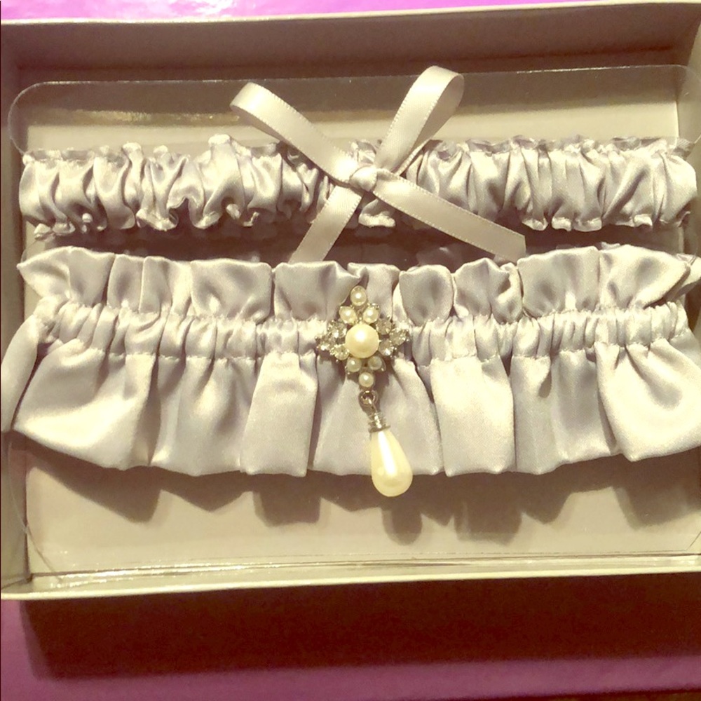 Garter Set